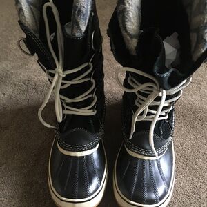 Sorel Black and White Winter Lace-Up Rain Boots